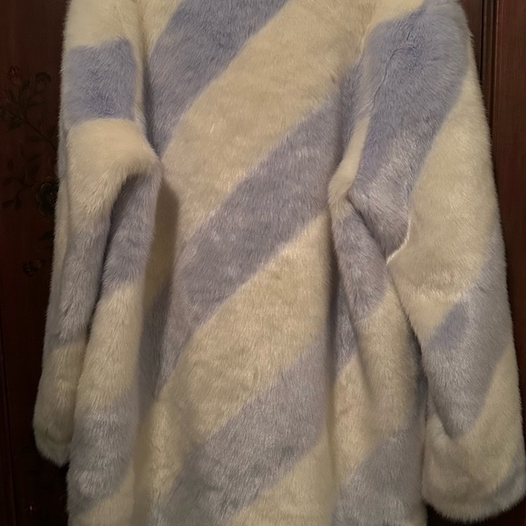 Anthropologie Maeve Elegant White and Blue Faux Fur Collared Coat - Picture 8 of 8